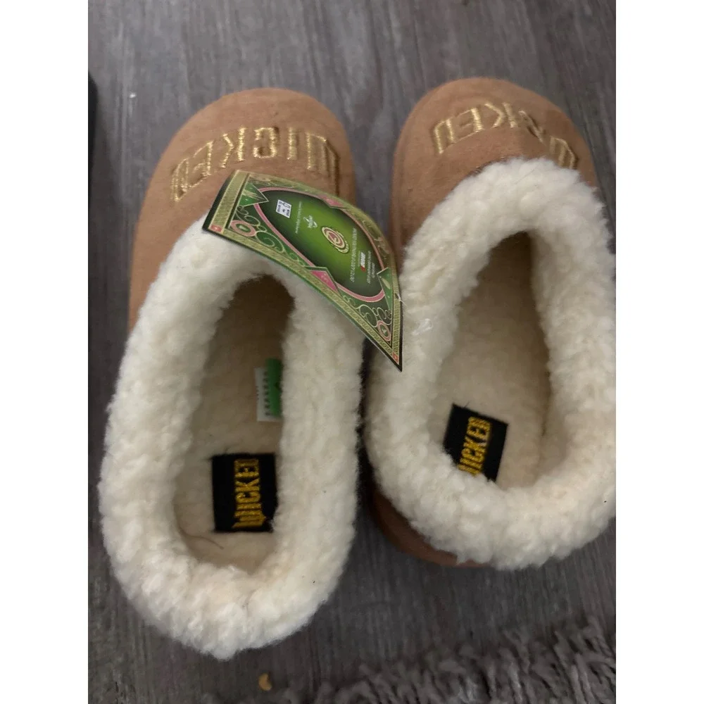 Wicked  Universal Studios Kids Tan Sherpa Lined  Slippers NWT size 1 girls